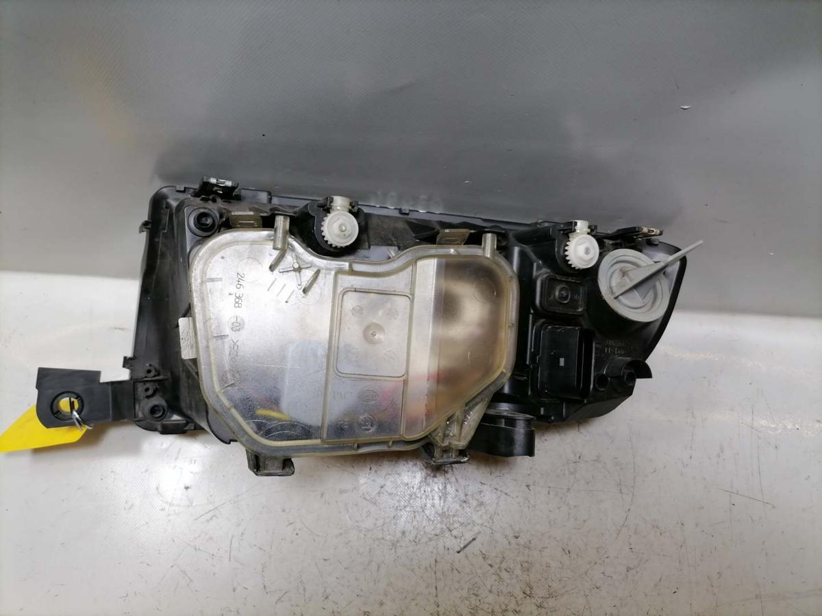 Skoda Fabia 1 original Scheinwerfer vorn rechts Halogen mit Chrom Hintergrund Bj.2001